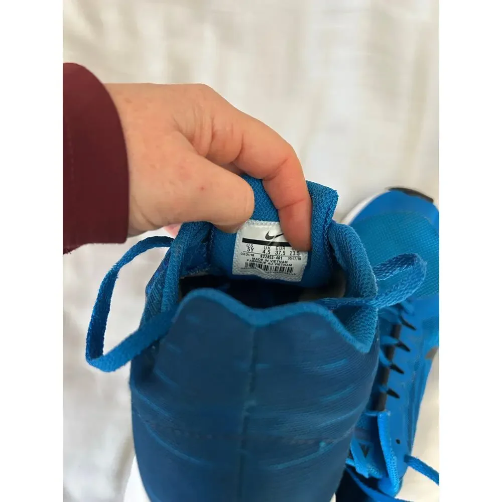 Nike blue tie sneaker size 5